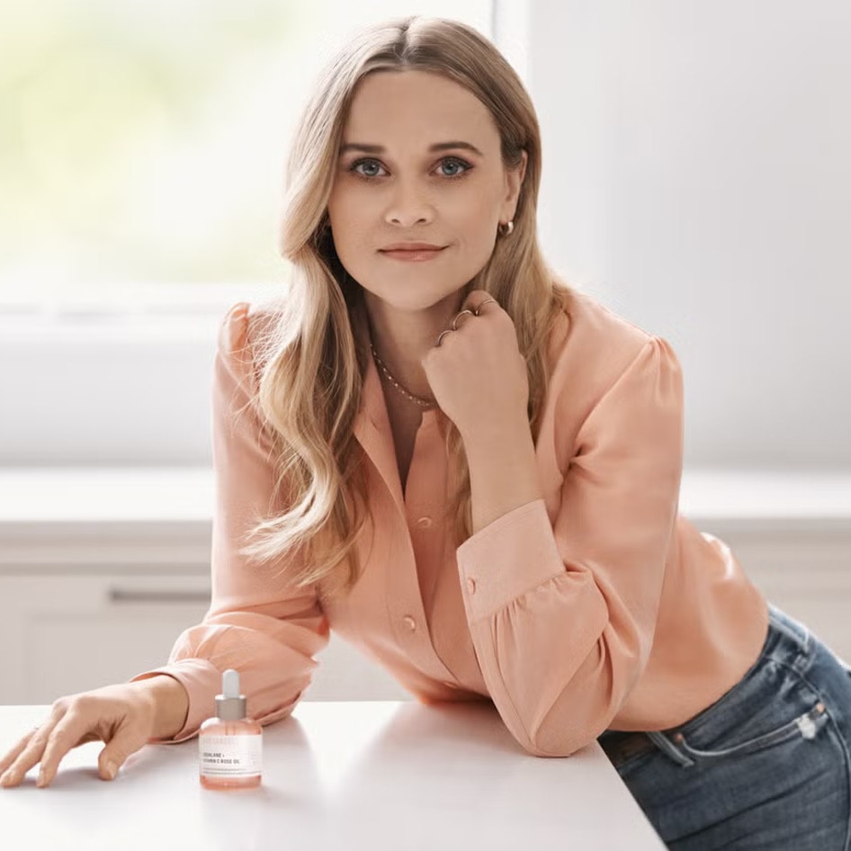 Reese Witherspoon Says It Makes Her Glow, But What Can a Green Juice Really Do for Your Health?