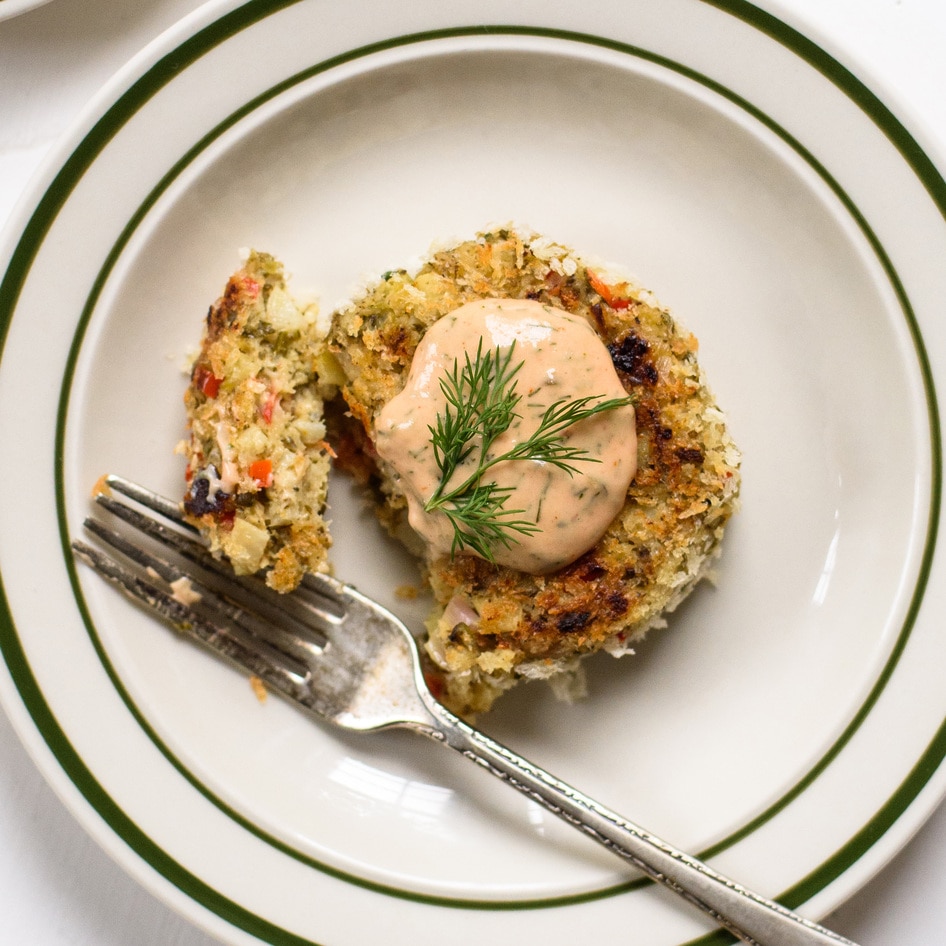 Jackfruit Crab Cakes With Creamy Remoulade Sauce