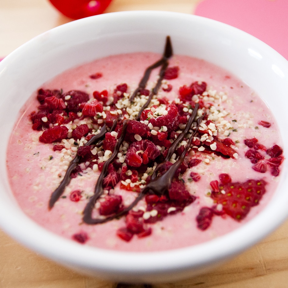 Chocolate-Covered Strawberry Vanilla Smoothie Bowl